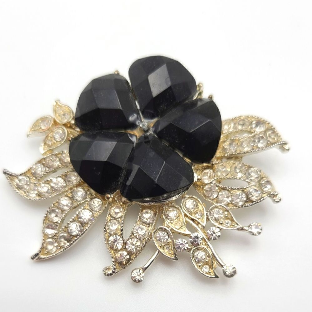 Vintage floral rhinestone brooch pin